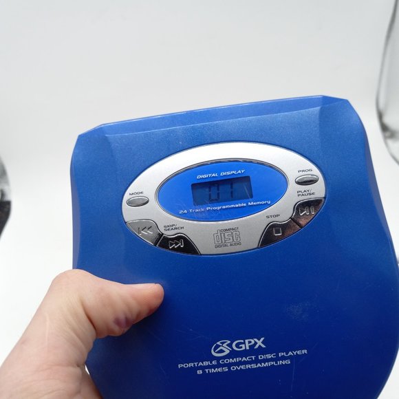 GPX C3849 portable compact disc player - Picture 2 of 4